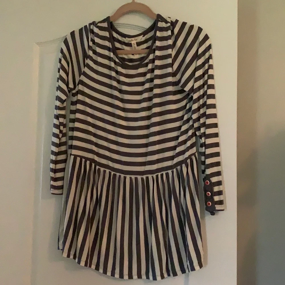 Matilda Jane ladies shirt, like new, size M - Picture 1 of 4